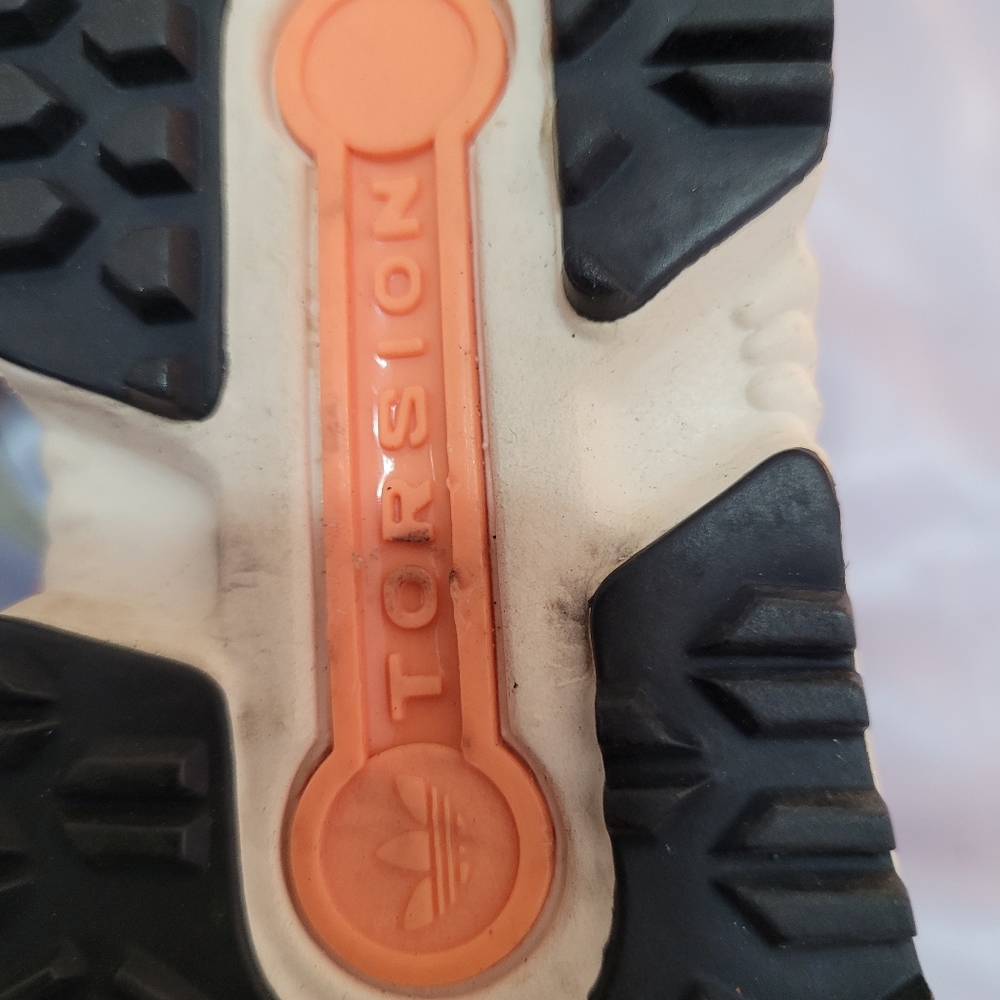 Sneackers - Picture 6 of 6